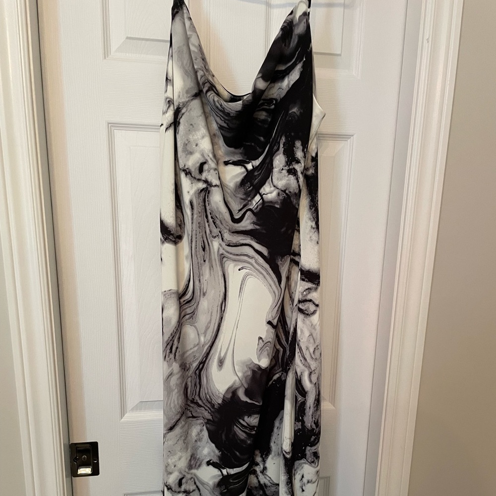 BNWT L/ size 20 plus size dress